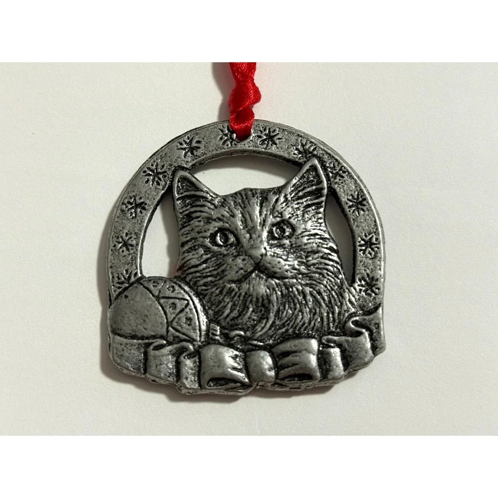 Vintage Carson 1993 Pewter Cat Christmas Ornament Silver Metal Holiday‎ Gift